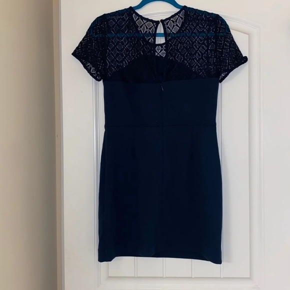 Dress - Picture 3 of 4